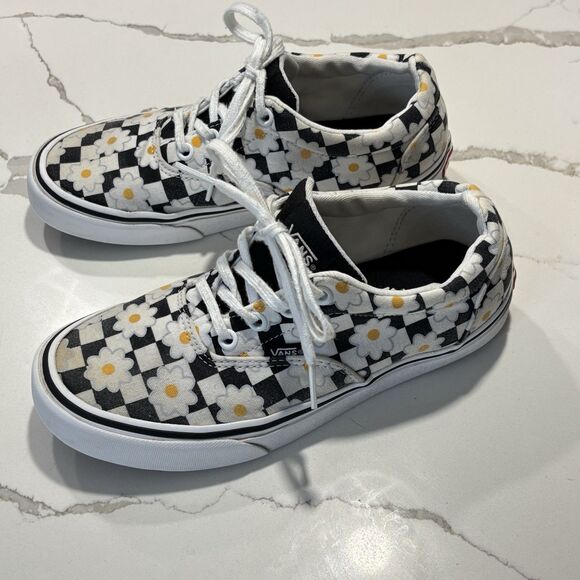 VANS Shoes - Vans Women's Dohney Daisy Flower Checkerboard Skater Sneakers Black Size 7 Shoes